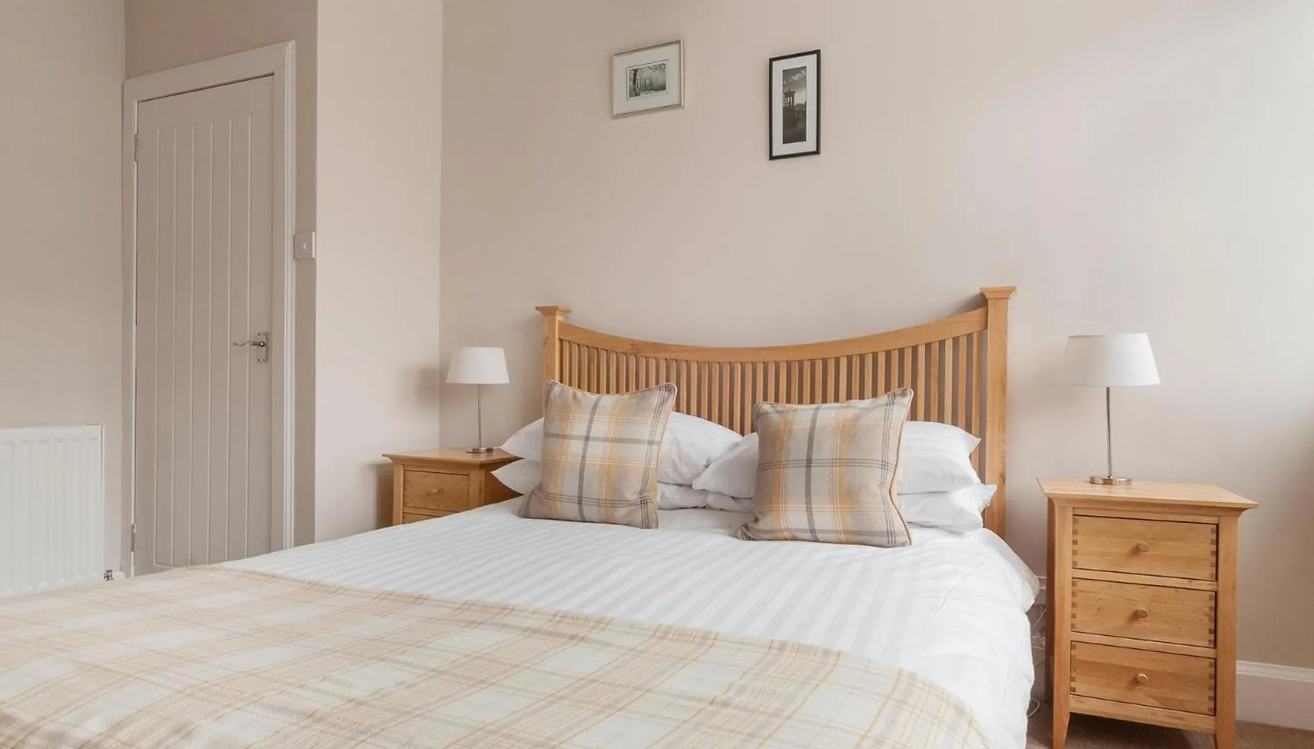 High Street Apartment Edimburgo